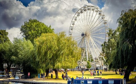 Day Trip to Oxford, Stratford, and Warwick Castle from London