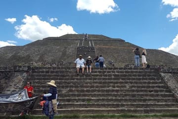 Private Cultural Tour of Teotihuacan and Guadalupe Shrine in Mexico City