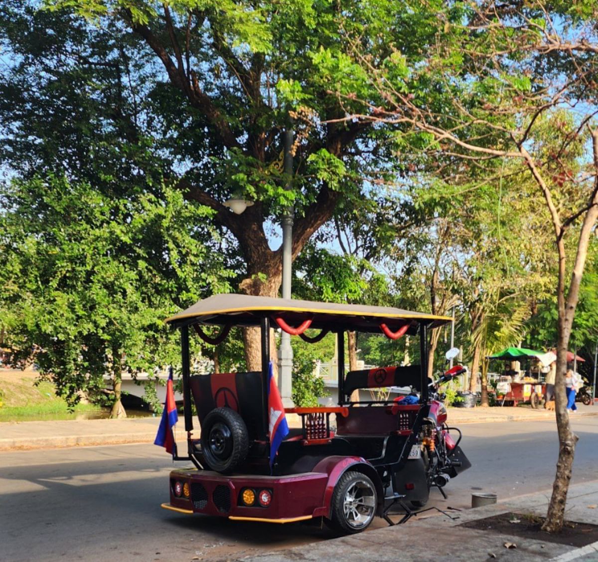 Private Angkor Wat Tuk-Tuk Tour with Sunrise, Sunset & Local Markets
