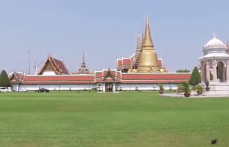 Bangkok Temple & Market Walking Tour: Grand Palace, Wat Pho & Wat Arun
