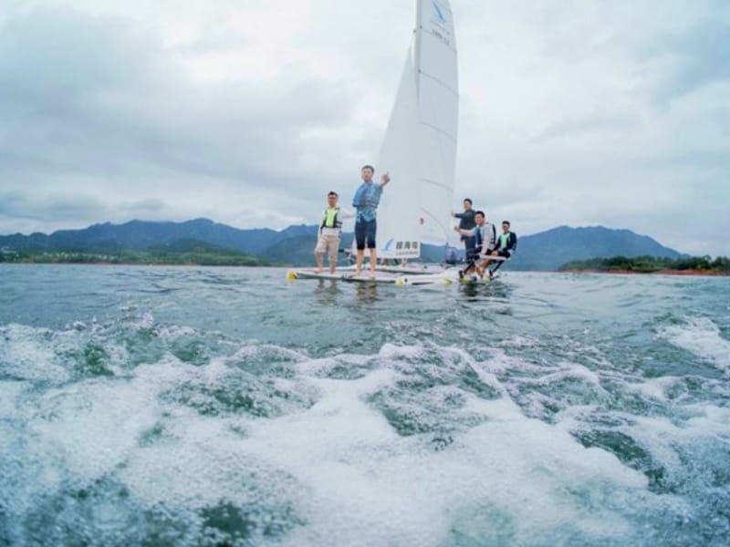 Qiandao Lake 3-Day Private Adventure: Cycling, Kayaking & Sailing