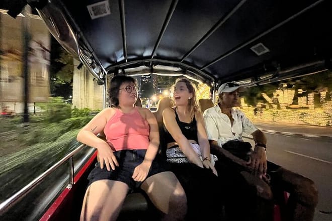 Bangkok Tuk Tuk Night Tour with food & drinks in Siam & Silom 3