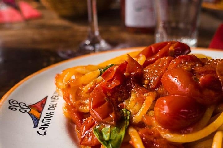 Spaghetti with fresh cherry tomato