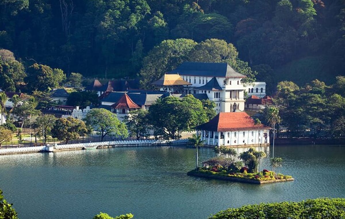 One Day Experience in Kandy (From Sigiriya)