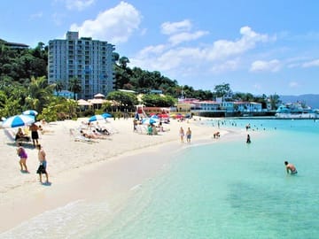 Doctor's Cave Beach