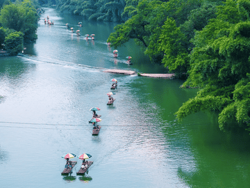 Yangshuo: Yulong River Bamboo Rafting Experience