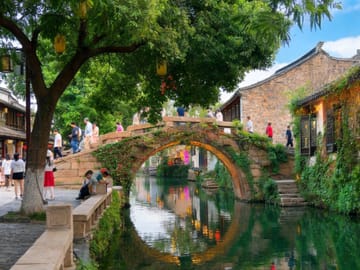Suzhou: Gardens and Tongli or Zhouzhuang Water Town