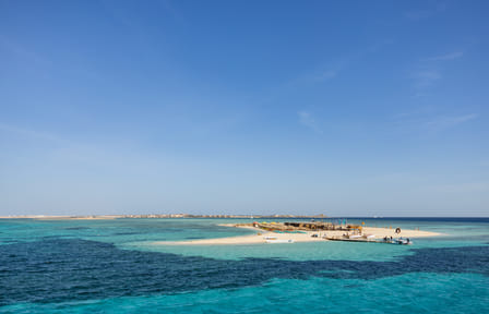 Snorkeling Day Trip to Utopia Island from Soma Bay