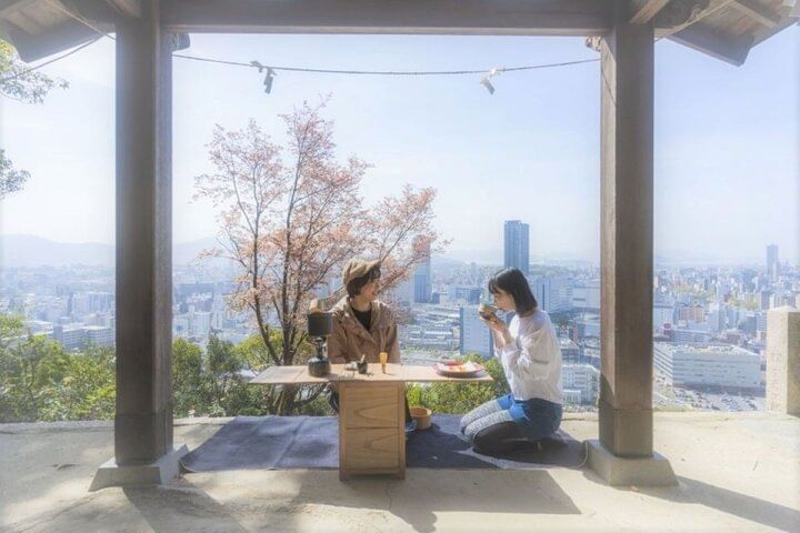 Hiroshima: Spring Morning Hiking Tour with Tea Ceremony