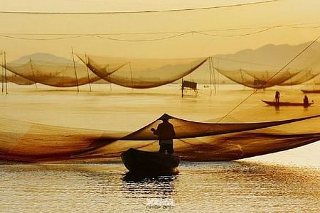 Sunset Fishing Experience on Cua Dai Sea in Hoi An