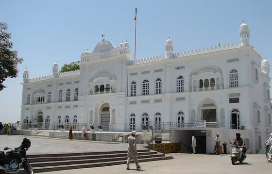Divine Journey: Amritsar to Anandpur Sahib Gurudwara Excursion