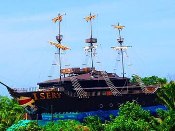 The wooden Pirate Boat