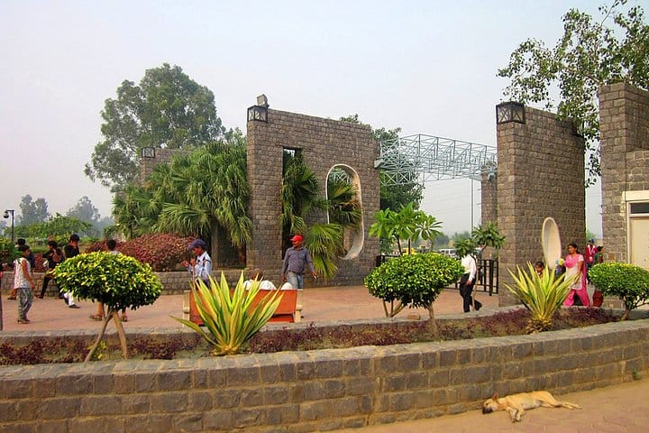 Early Morning Tour with Famous Park at Delhi on Private Basis 7
