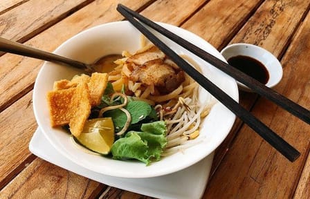 Biking Tour of Hoi An's Culinary Highlights and Tra Que Village