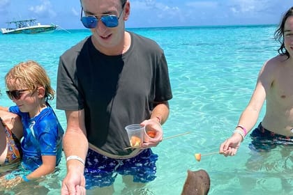 Swim with the Pigs Safari in Bahamas (2hrs)
