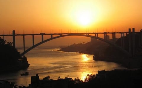 Six Bridges Cruise on the Douro River from Vila Nova de Gaia