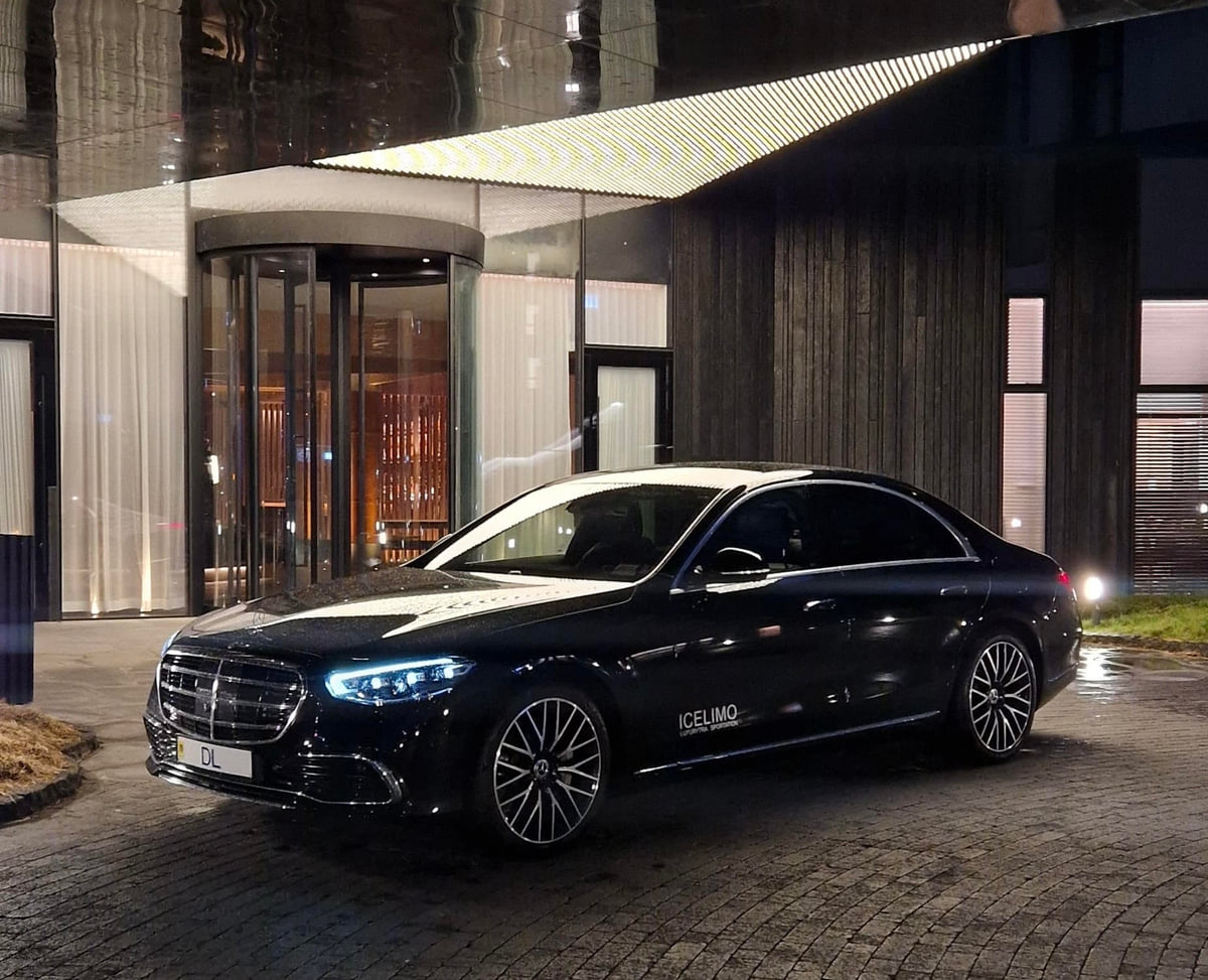 Private Transfer Keflavik Airport → Reykjavik. VIP SEDAN 2 Pax., by Icelimo Luxury Travel