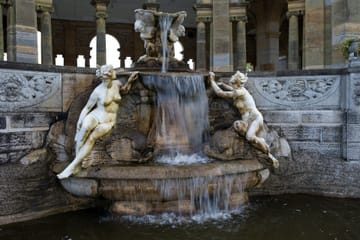 Private Day Trip to Hever Castle from London