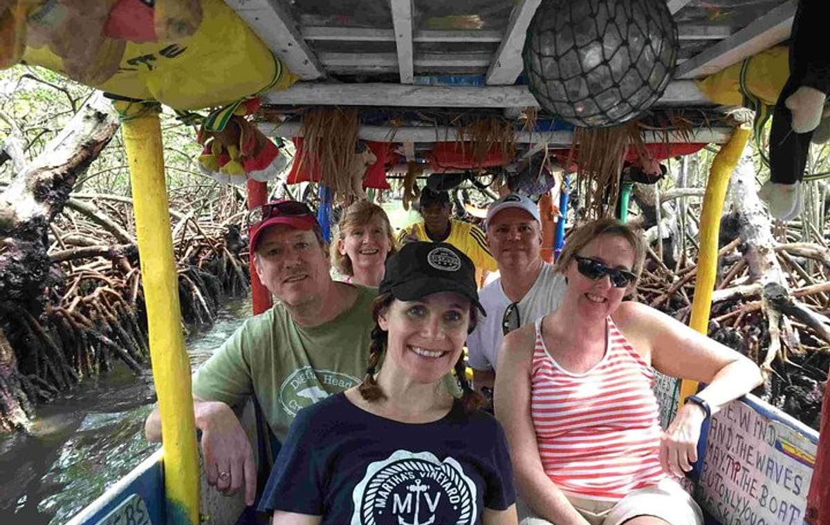 Mangrove tour,Horseback Riding, Snorkeling and beach in Roatan