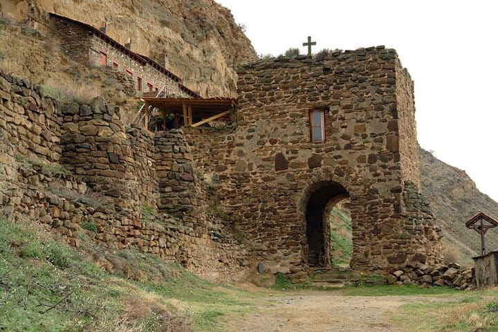 4 Full days in Georgia with private tour, free aiport