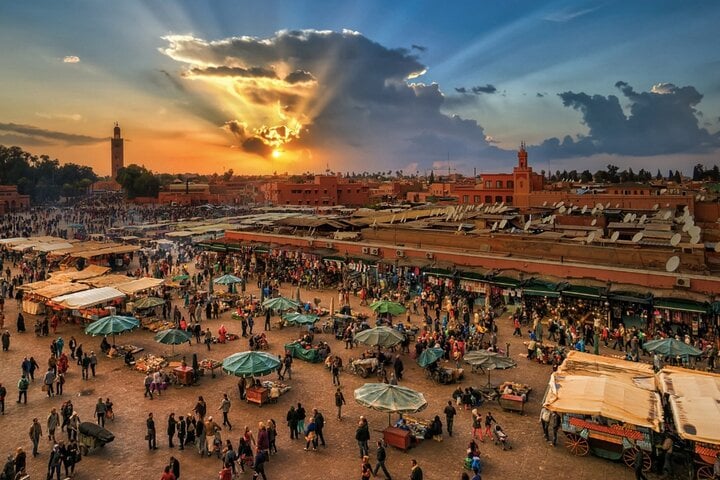 From Casablanca: 2 Days trip To Explore Agafay Desert &amp; Marrakech
