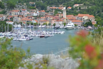 Guided Day Trip to Krka Waterfalls and Skradin from Zadar