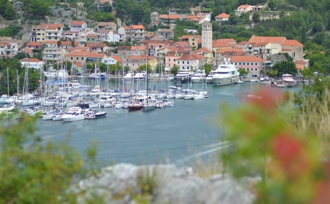 Guided Day Trip to Krka Waterfalls and Skradin from Zadar