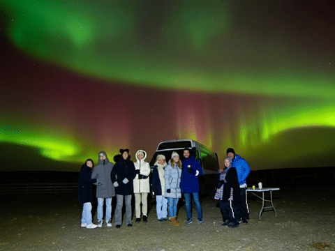 Northern Lights Tour: Cozy Night Adventure with Hot Chocolate, photo 2
