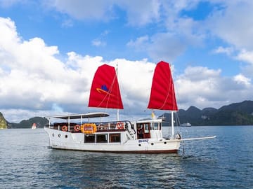Unique Halong Private Day Cruise with Kayak and Fishing Village