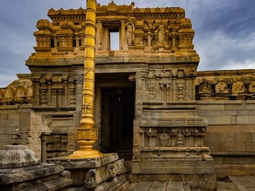 Lepakshi Temple Cultural Tour from Bangalore by Minivan