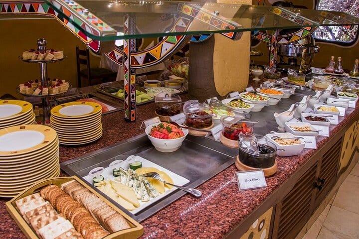Buffet in lodges