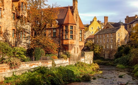 20-Day England, Scotland, and Ireland Guided Tour from London