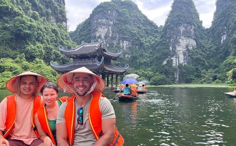Luxury Day Tour of Bai Dinh, Trang An, and Mua Cave from Hanoi