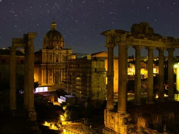 Photoshoot Experience at the Roman Forum in Rome