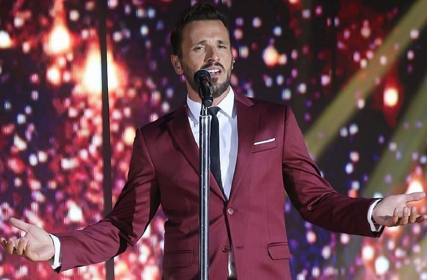 Nikos Vertis Live în Atena - Revelion 2024-2025 Plin de Strălucire