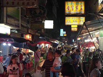 Bangkok Chinatown Evening Food Tour with Private Tuk-Tuk Ride