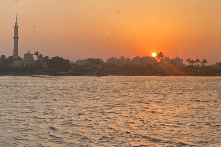 Full Day Private Giza Pyramids City Tour and Dinner Nile Cruise