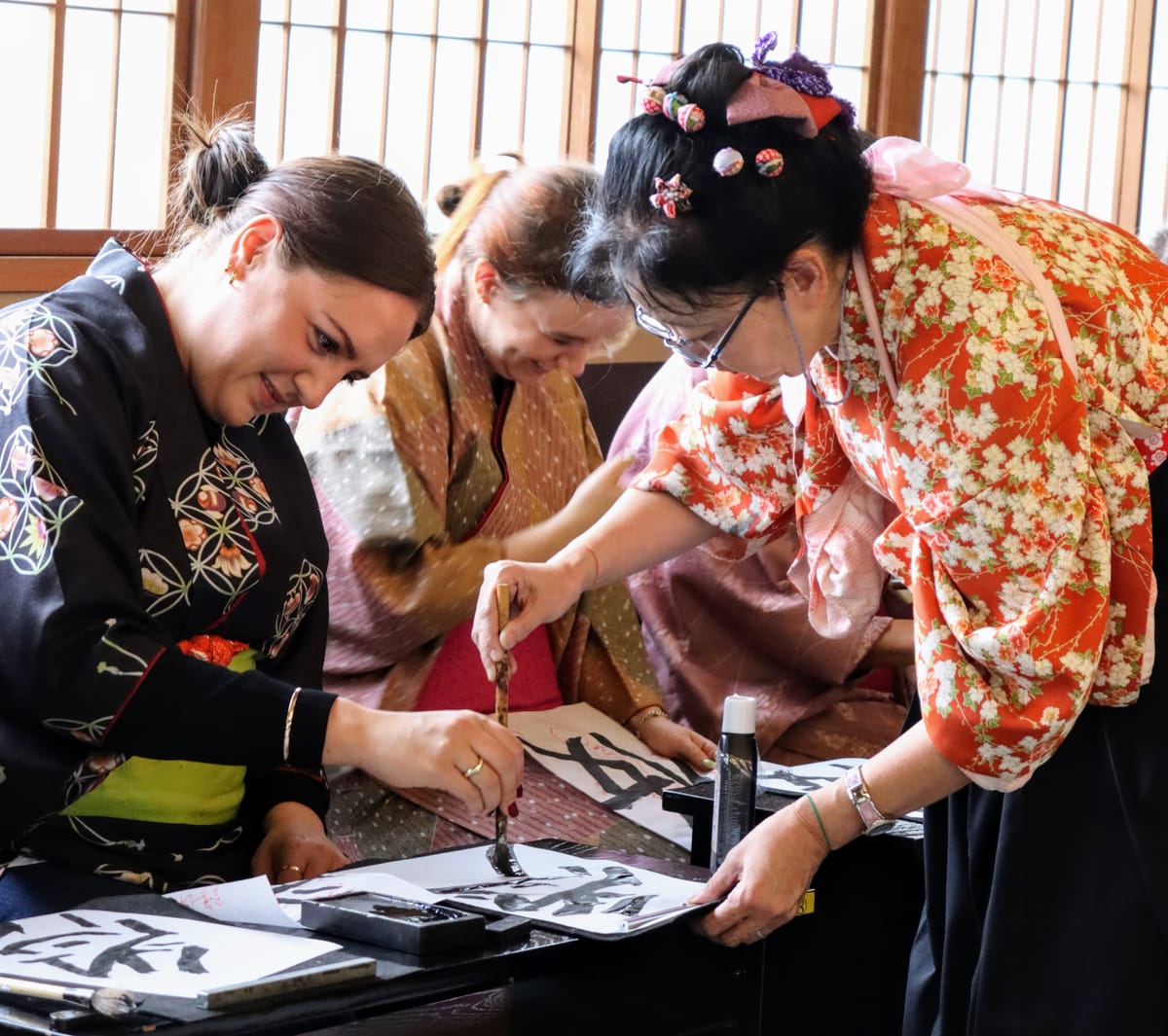 Calligraphy➤ ☑ Within the brushwork of writing a single character...