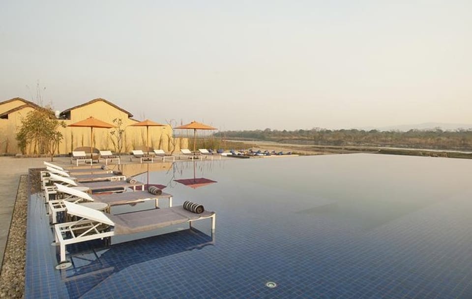 3 Days Chitwan Luxury Package