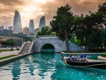 Multiple-day-tour-3 nights-4 days-Azerbaijan Tour-Baku-Heydar Aliyev Cultural Center-wine tour-panoramic-tour-Guba tour-Gabala tour-Tufandag-snow tour-Gobustan-mud volcano