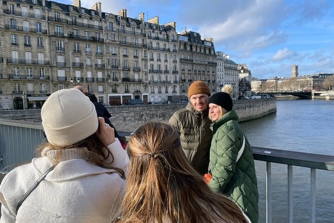 Paris: Ile De La Cité Walking Tour: Discover Paris' Birthplace