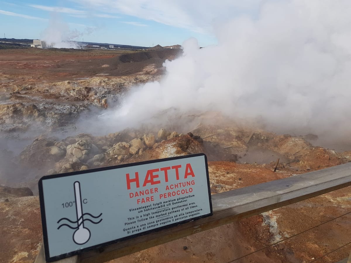 Explore the Reykjanes Peninsula UNESCO Global Geopark: Private Tour with Airport or Hotel Transfers