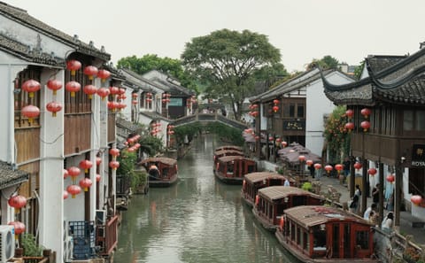 Wupeng Boat Ride Through Shaoxing's Ancient Canals