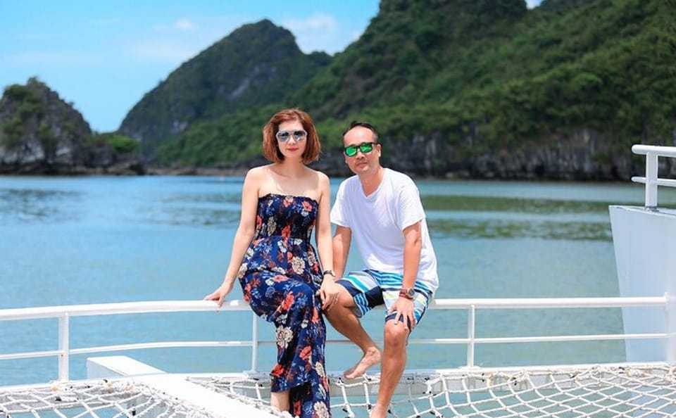 Halong Bay Catamaran Cruise with Lunch from Hanoi