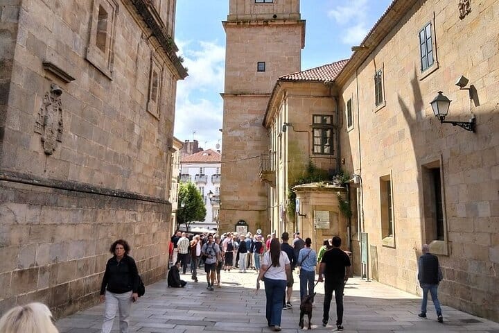 SANTIAGO DE COMPOSTELA + BRAGA: Private Tour from Porto