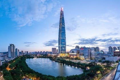 Private Tour to Lotte Tower, Aquarium and Lotte world Theme park