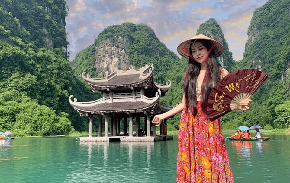 Hoa Lu and Trang An Day Tour from Hanoi with Lunch