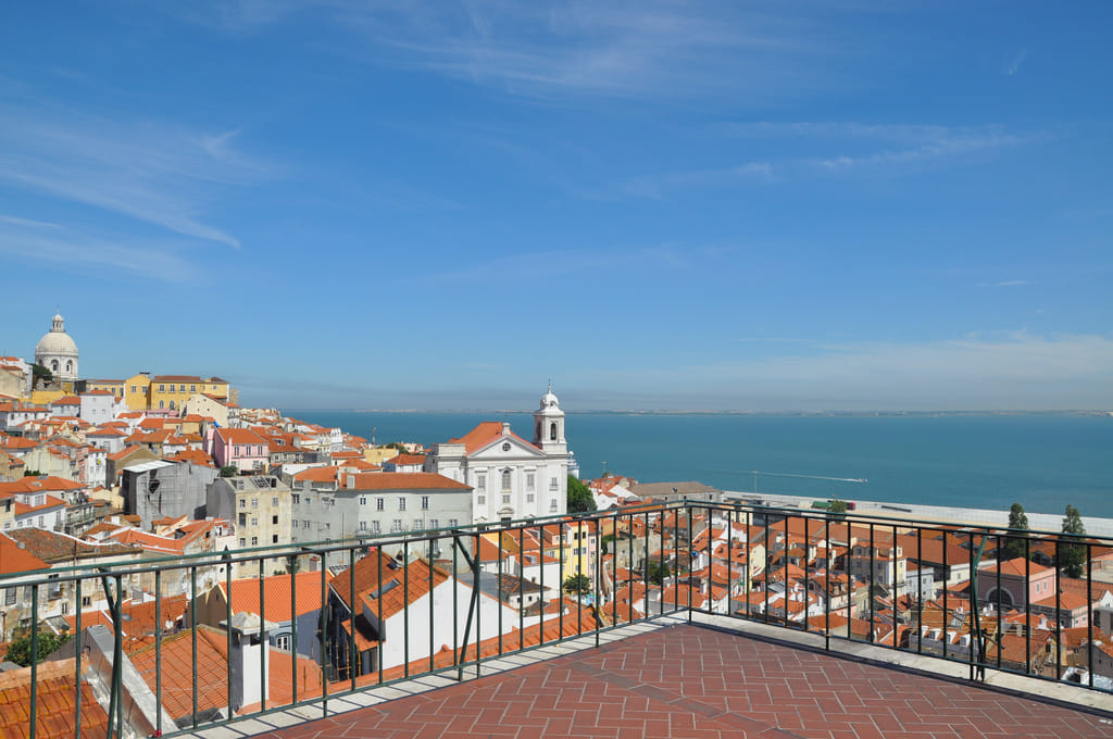 Lisbon Afternoon: Private Tour with Monuments and Fado Dinner