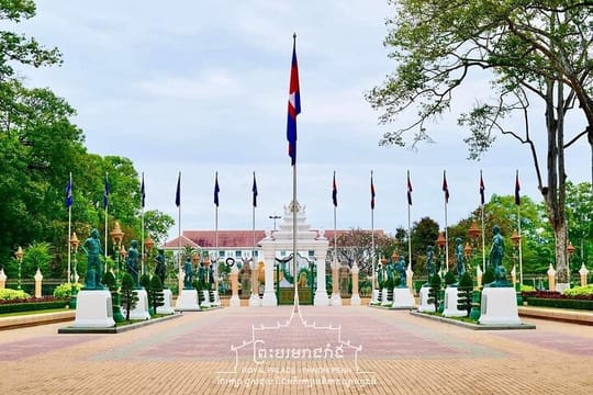 Half-Day Siem Reap Town Shopping Tour Plus local Meal