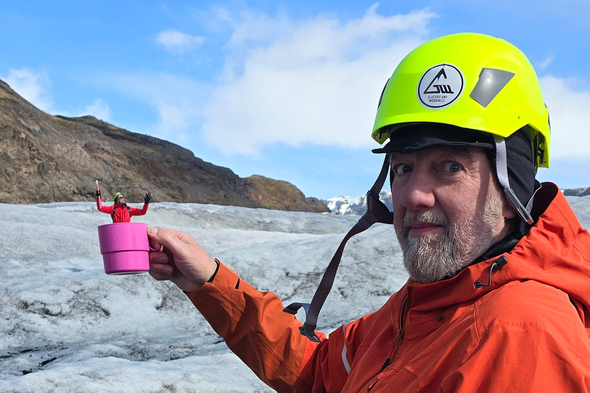 Playing with illusion on the glacier,